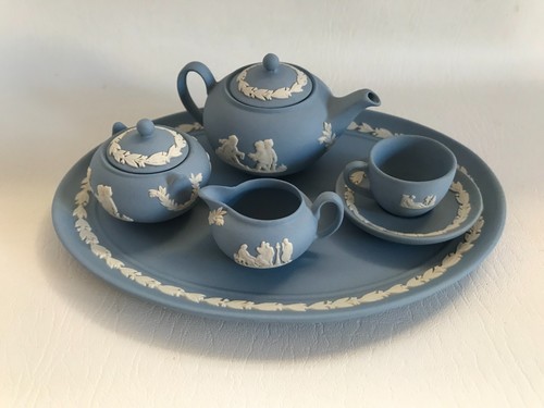 Wedgwood blue jasperware - blue,