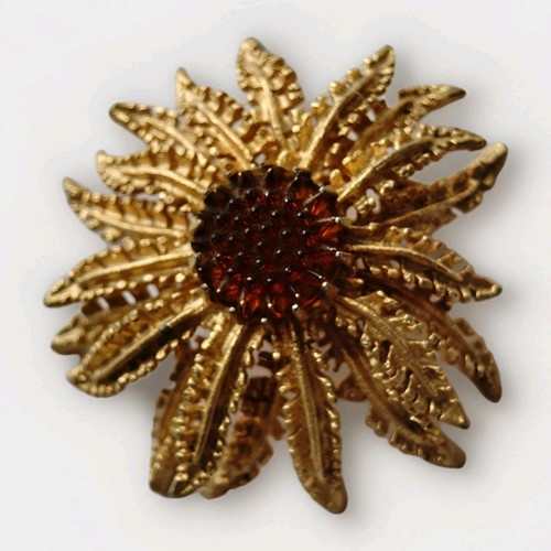 Vintage sarah cov brooch - sarah, gold
