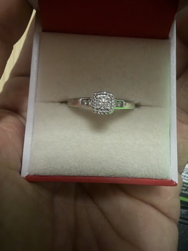 9ct white gold 04ct - 0.04ct, diamond