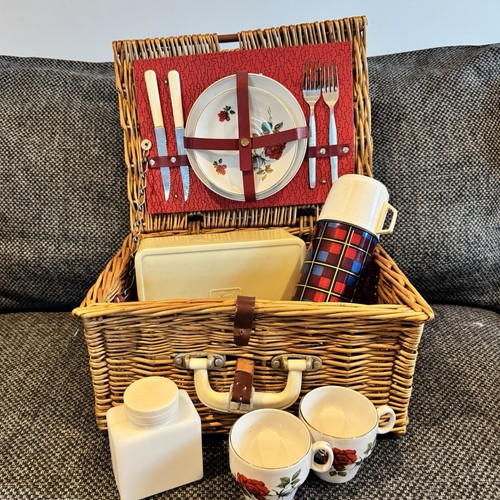Vintage picnic set - set, hamper