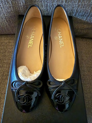 Chanel women size cap - chanel,