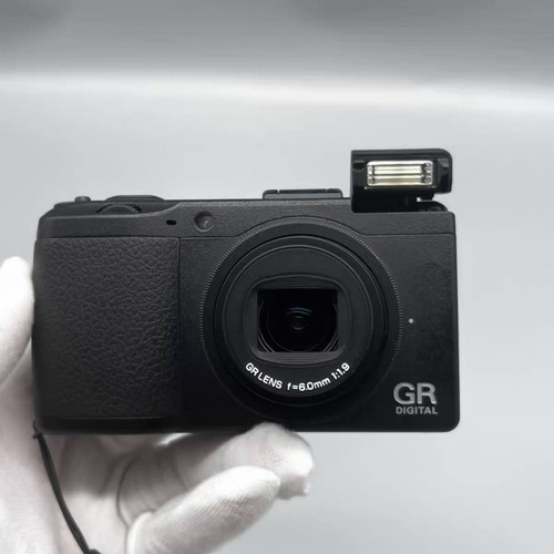 New ricoh digital iii 3 - gr,