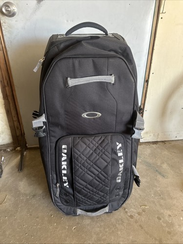 Y2k oakley large travel - oakley,