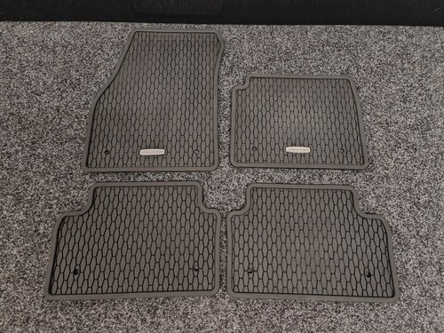 Genuine jaguar pace rubber - genuine,