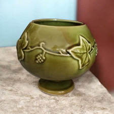 Dartmouth Vine Leaf Green Vase