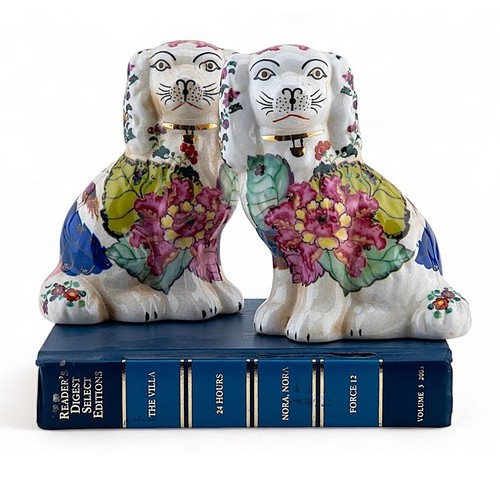 Pair porcelain reproduction - pair,,