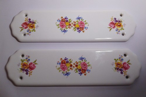 Pair vintage porcelain - of,