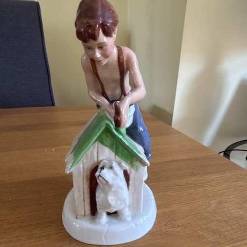 Royal doulton figurine - doulton,