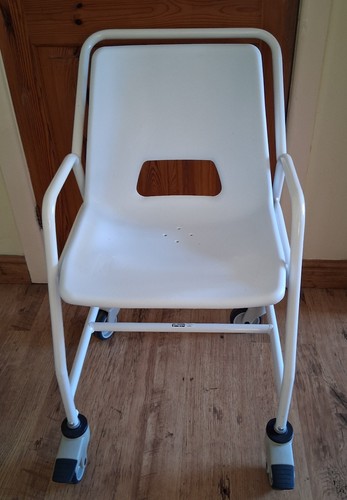Aidapt hythe mobile shower - aidapt,