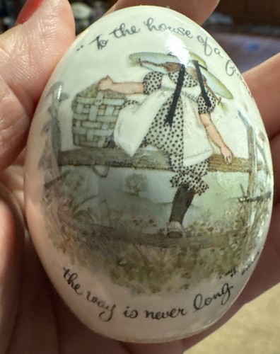 1973 holly hobbie - hobbie, egg