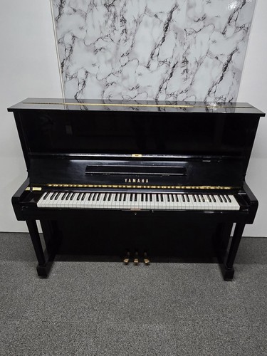 Yamaha high gloss finish - u1,