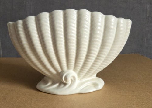 Large vintage falcon ware clam - falcon,
