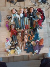 Lot of 7 Bratz Dolls + Accessories
