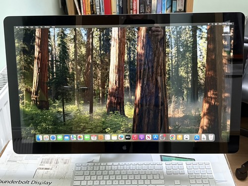 Apple thunderbolt display - thunderbolt,