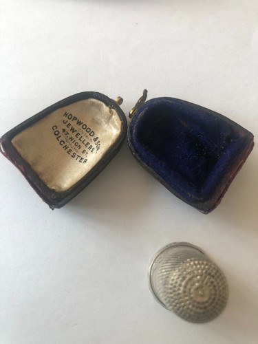 Hallmarked silver thimble - hallmarked,