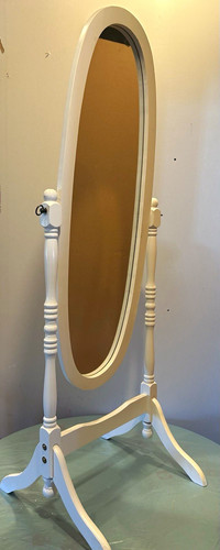 White oval cheval floor - white,