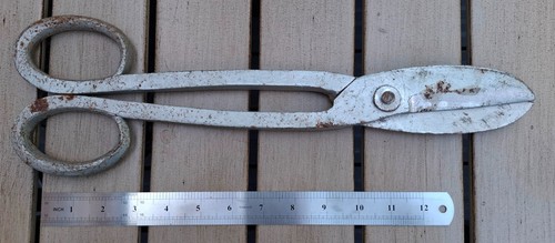 Raf 1942 dated - tin, snips
