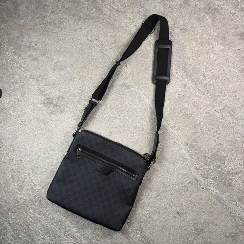 Gucci grey messenger - gg,