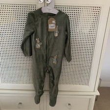 PETER RABBIT BEATRIX POTTER SLEEP SUIT 12/18  MONTHS