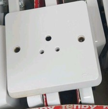 2 Amp Round Pin Plug and/or 2A