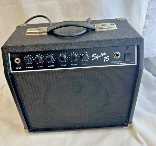 Fender squier 15 - 15-,