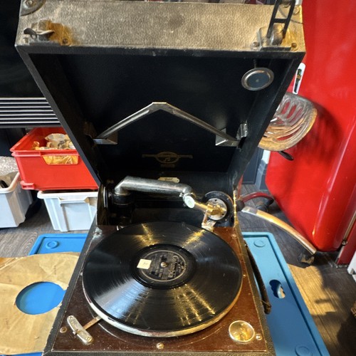 Columbia 1920s portable - columbia,