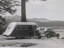 Found Photo 1940s Split Window