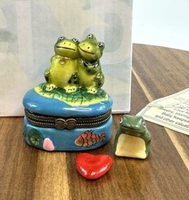 Porcelain Hinged Trinket Box Two Frogs In Love