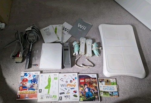 Nintendo wii console - nintendo,