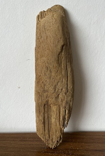 23cm long flat - ish, driftwood