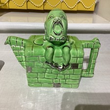 Vintage Green Lingard Humpty