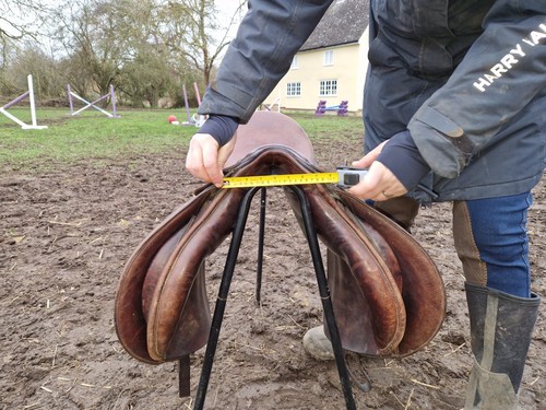 Bates saddle black 5 - gp, 17.5"