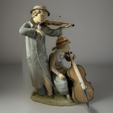 LLADRO NAO FIGURINE STREET