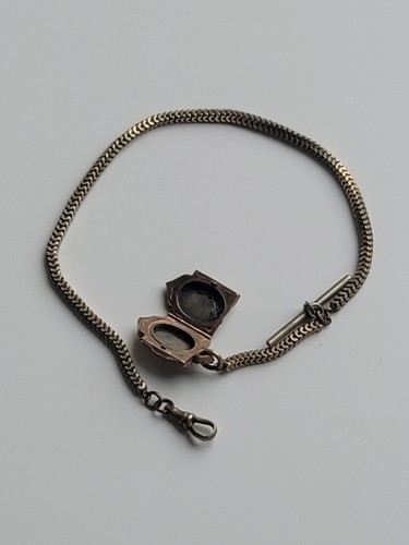 Antique gold tone watch - gold,
