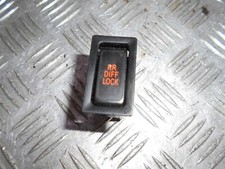 BFD019947 2005 TOYOTA HILUX