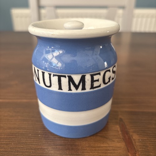Green cornishware nutmegs - g,