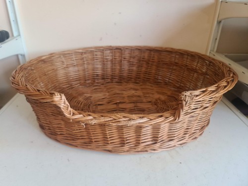 Old brown pet bed wicker - brown,