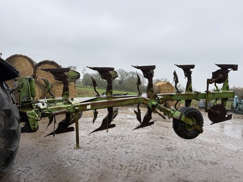 Dowdeswell furrow plough - 4+1,