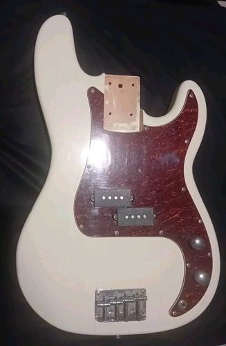 Vintage bass guitar body - p,