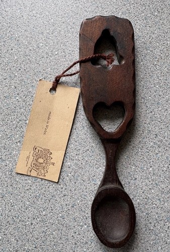 Wooden welsh love - wooden,