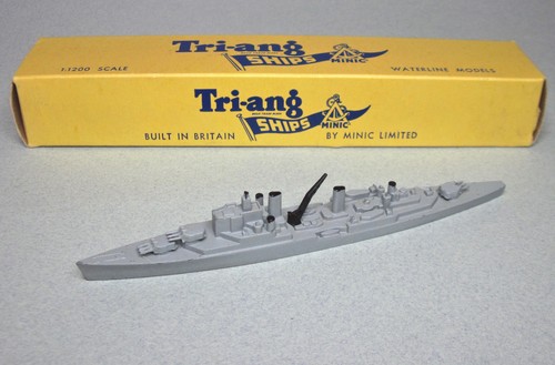 Triang minic ships hms - minic, superb