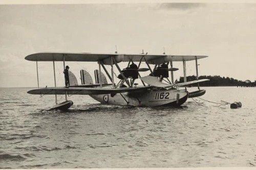 Supermarine southampton flying - southampton,