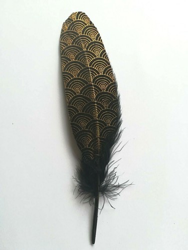 Black and gold - black,
