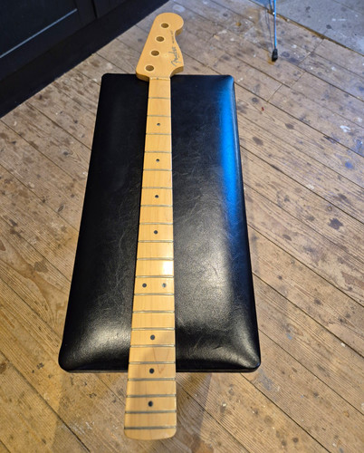 Fender precision bass - bass, bass)