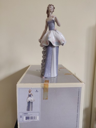 Lladro grand entrance 5857 - lladro,