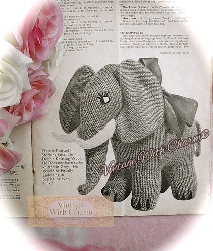 Large print vintage toy - large,