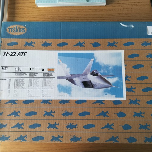 Testors 22 raptor - 1/32,