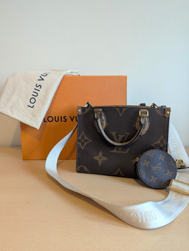 Louis vuitton onthego - pm, brown