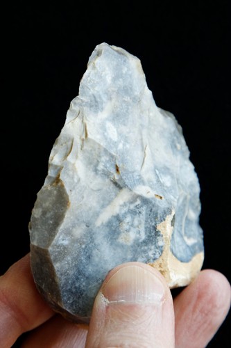 Small mousterian hand - mousterian,