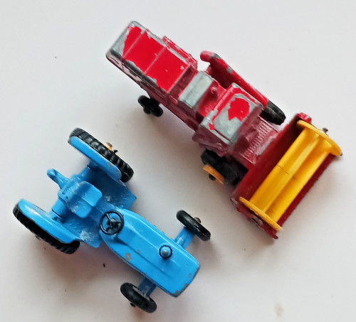 Vintage matchbox tractor - tractor, no